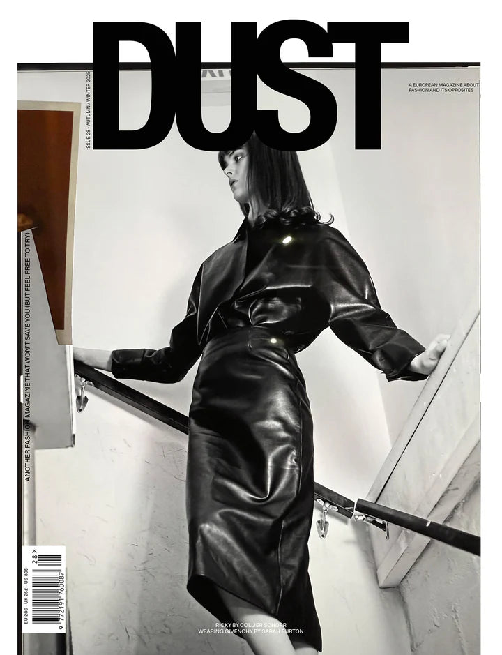 DUST - N°28