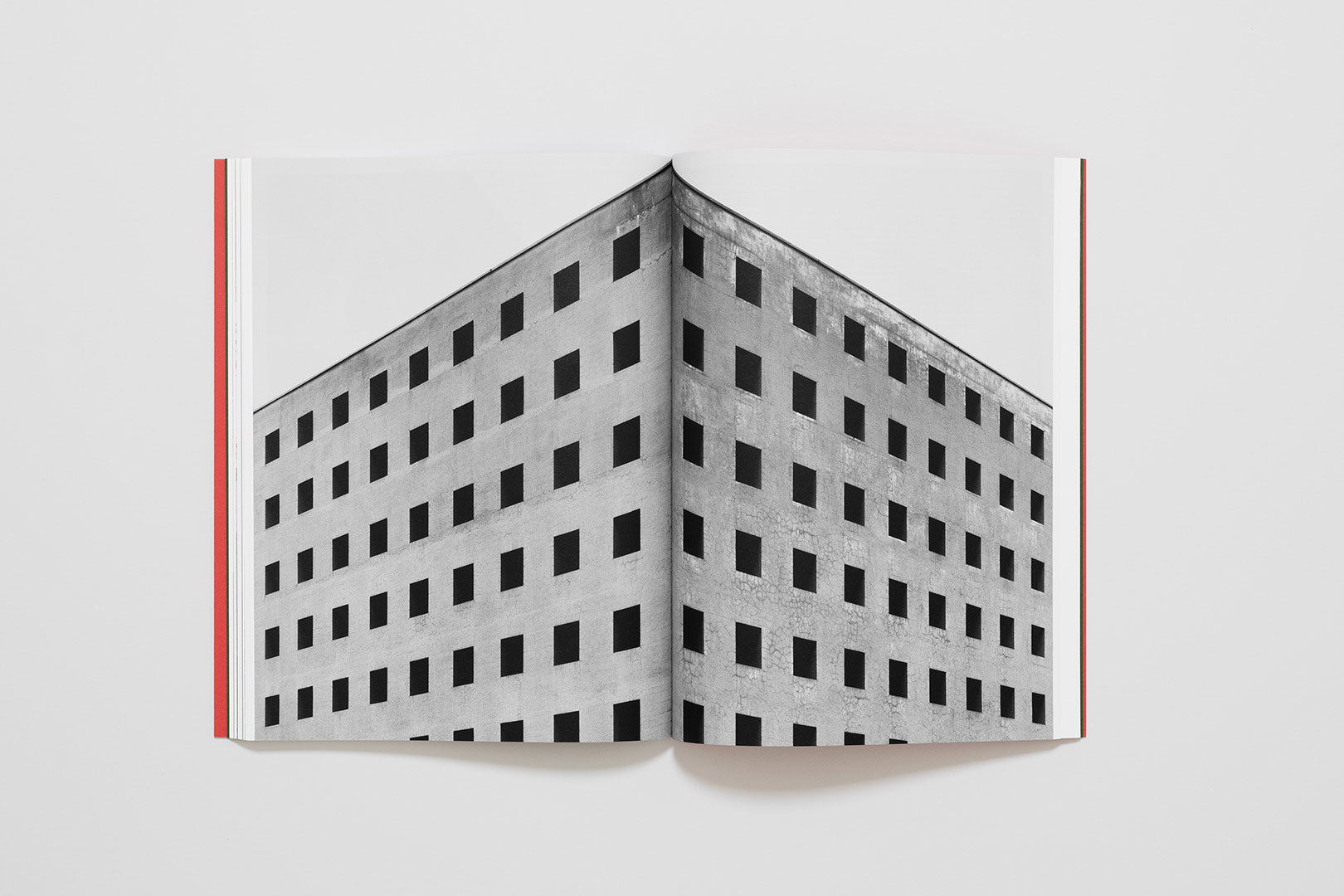 Gabriele Basilico - Gabriele Basilico fotografa Aldo Rossi – Yvon