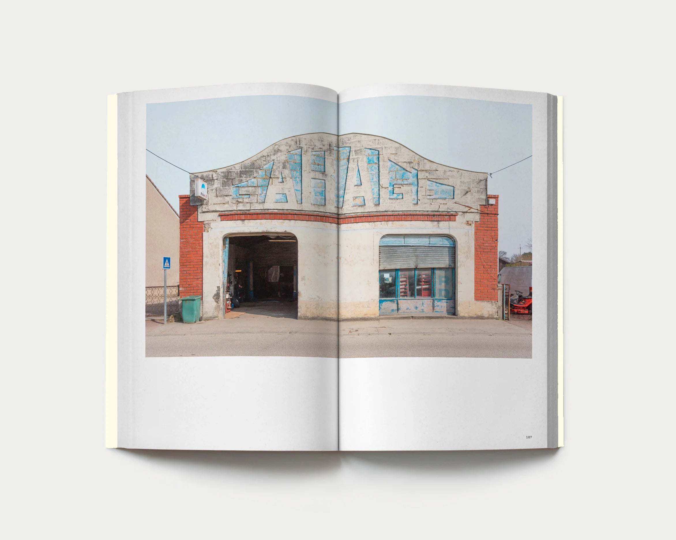 Eric Tabuchi & Nelly Monnier - ARN Vol. 4