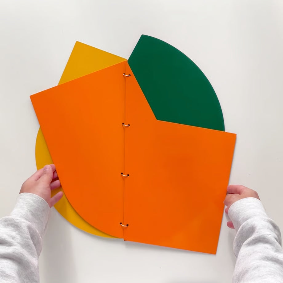 Yoichiro Uchiyama - 8 pieces of paper, 8 shapes, and 8 colors