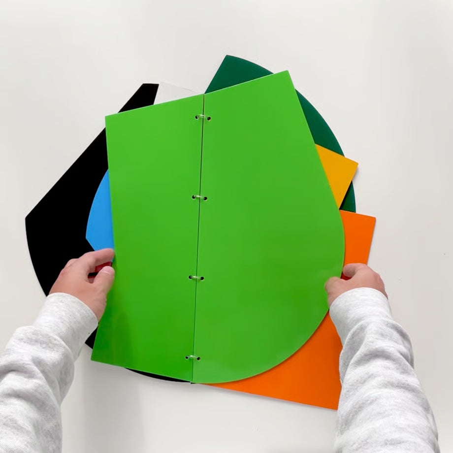 Yoichiro Uchiyama - 8 pieces of paper, 8 shapes, and 8 colors