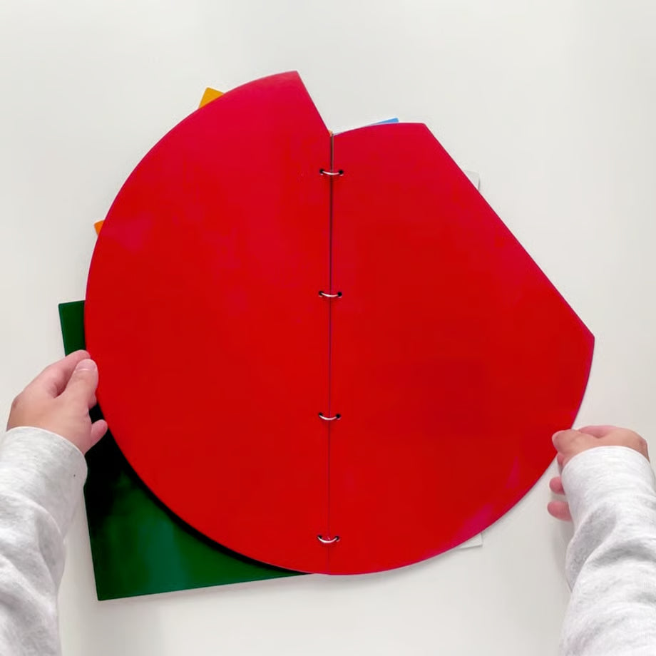 Yoichiro Uchiyama - 8 pieces of paper, 8 shapes, and 8 colors