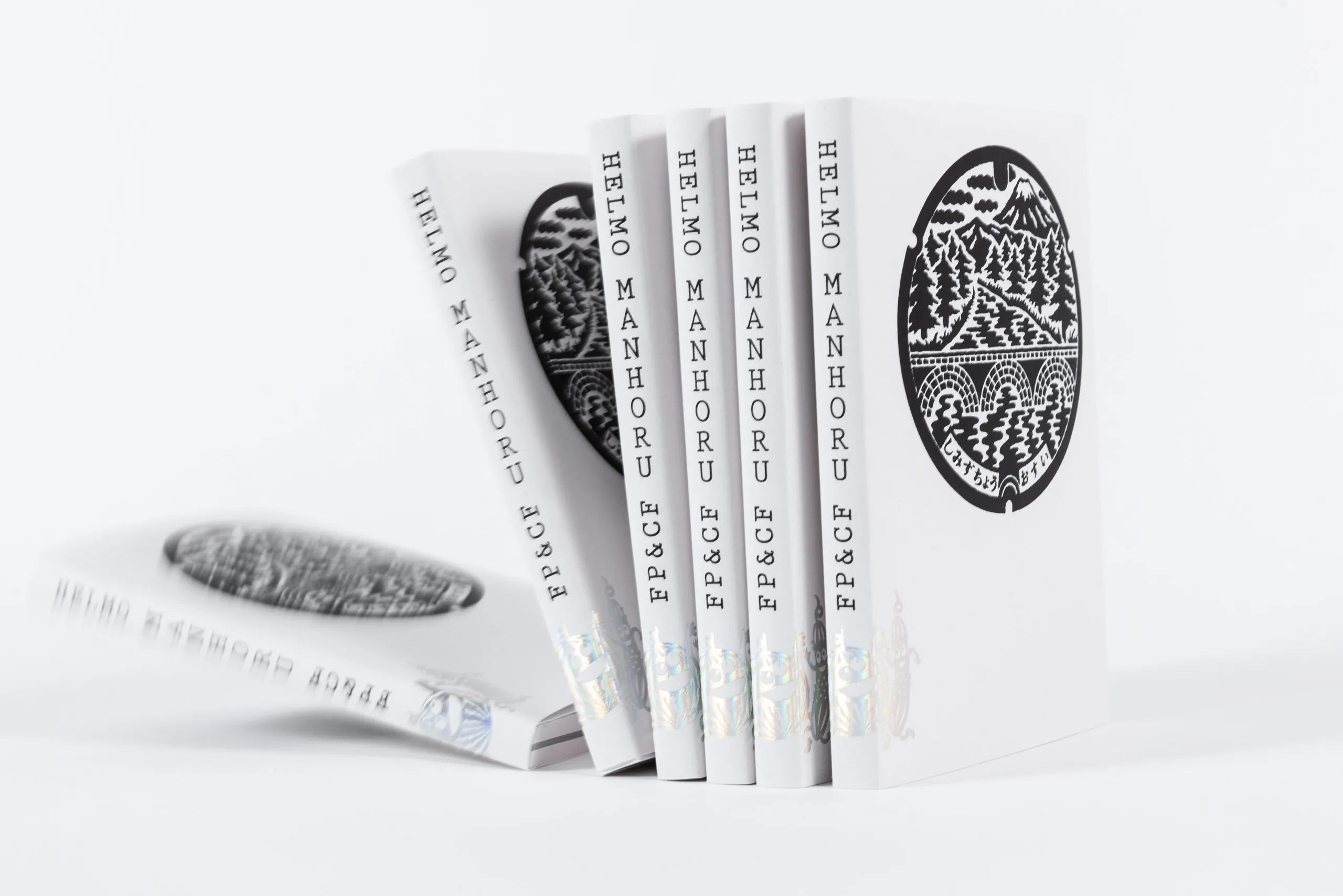 Thomas Couderc & Studio Helmo - Manhoru