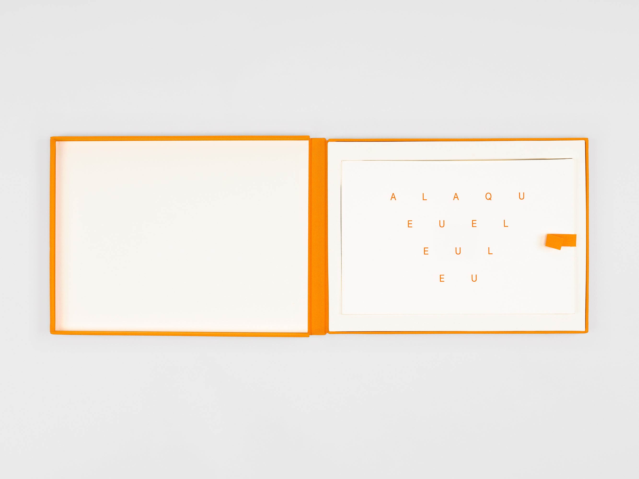 Niele Toroni - À la queue leu leu