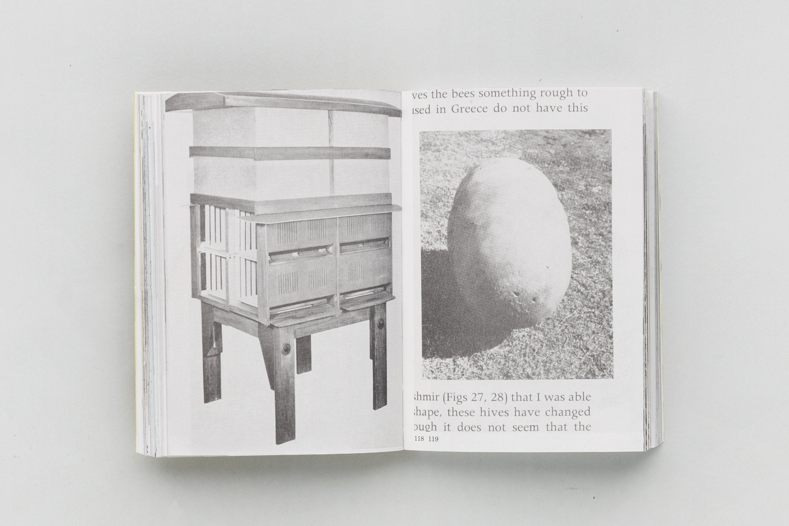 Aladin Borioli (Apian) - RUCHES, 2400 A.E.C. – 1852 E.C. (Une Histoire visuelle de la ruche)