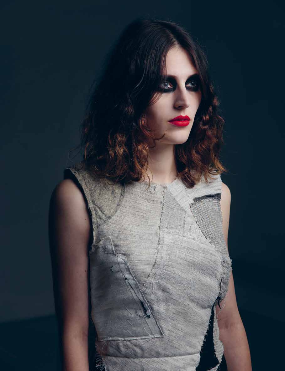 I'LL WEAR IT UNTIL I'M DEAD : THE SONG FASHION ARCHIVES
